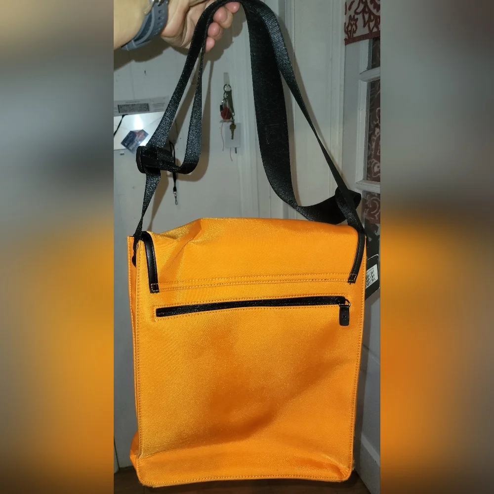 BJX NORTH/SOUTH CROSS-BODY ELECTRIC TANG NYLON 14 × 12 x 4